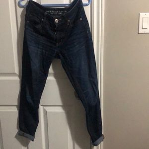 American Eagle stretchy tomgirl jeans